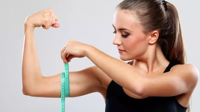 Arm Fat: हाथों के फैट्स को कम करने के लिए करें ये एक्सरसाइज