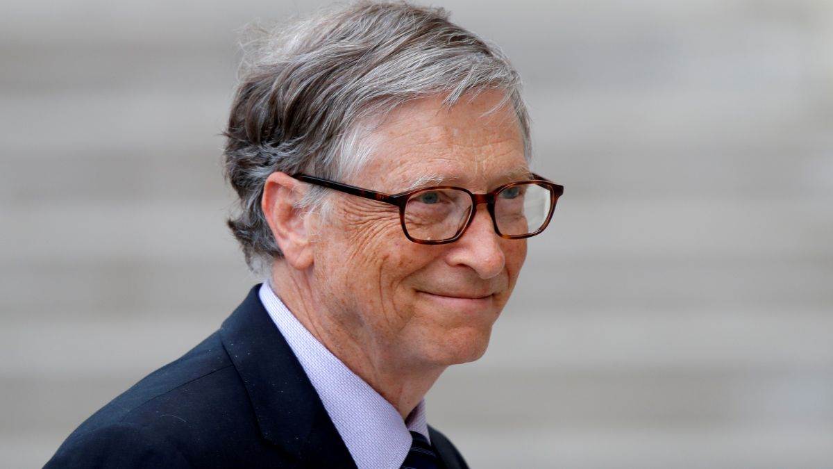 bill gates was banned from meeting female interns alone used to flirt with them claimed a book
