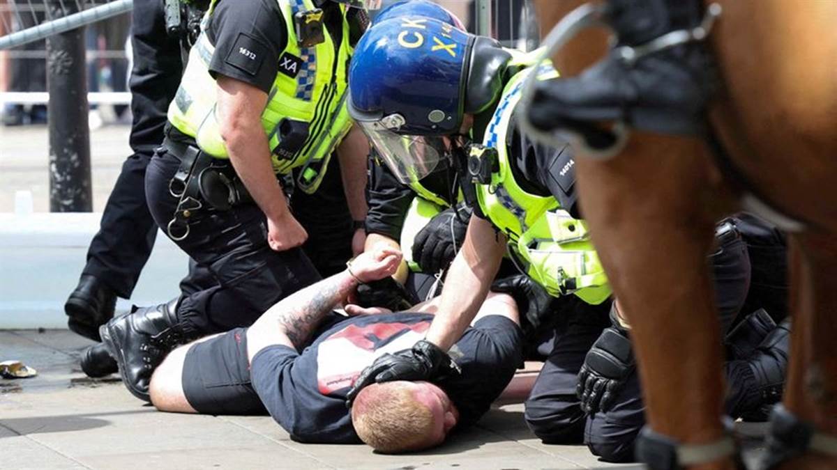 https://www.jagranimages.com/images/newimg/04082024/04_08_2024-britain-protests_40379010_23772012.jpg