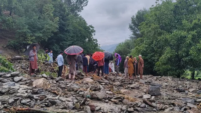जम्मू-कश्मीर के गांदरबल जिले में फटा बादल