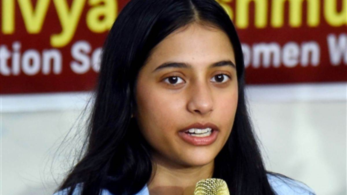 https://www.jagranimages.com/images/newimg/04082025/04_08_2025-divya_deshmukh__1_24002763.jpg