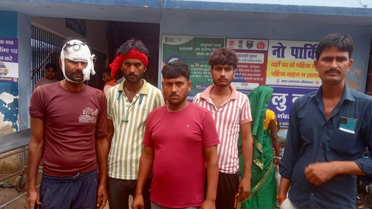 औरंगाबाद में टेलर में ट्रक ने मारी टक्कर, चालक की मौत, सहचालक घायल
