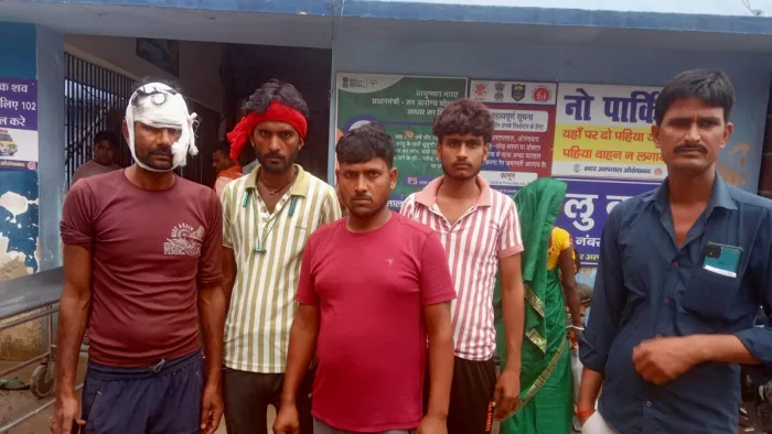 टेलर में ट्रक ने मारी टक्कर, चालक की मौत, सहचालक घायल