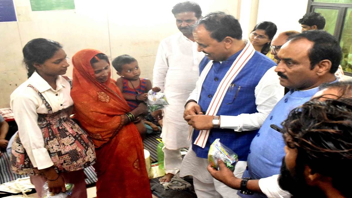 up deputy cm keshav maurya surveys flood affected areas in prayagraj and akhilesh yadav targeted