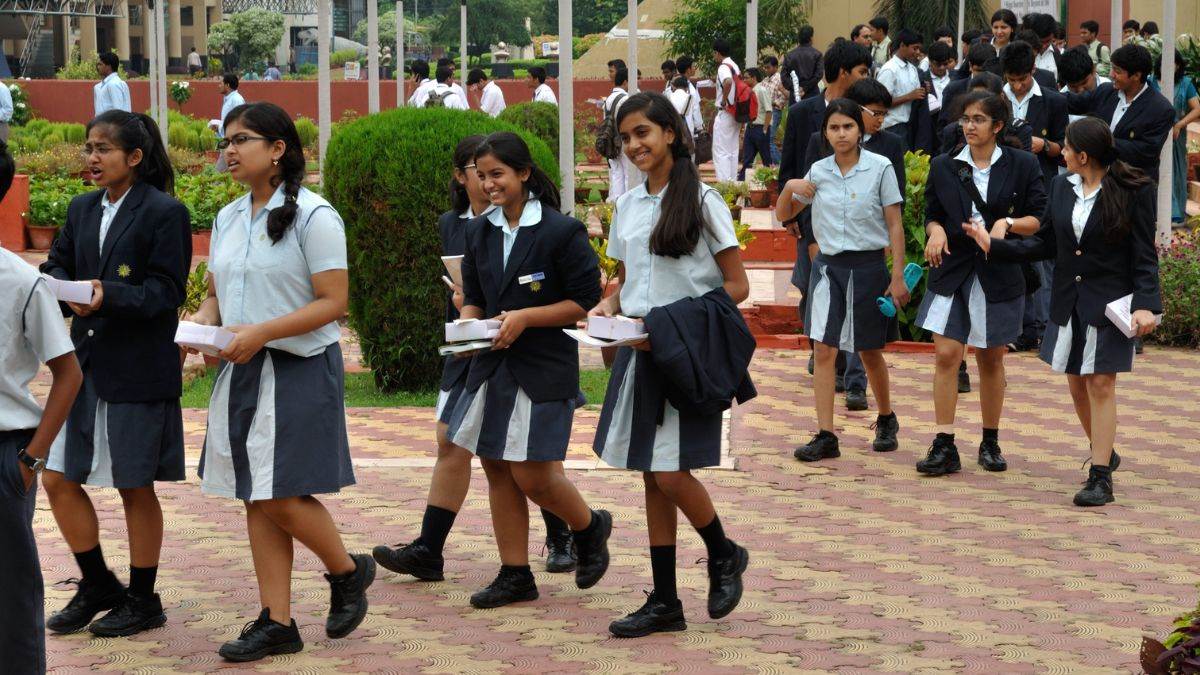 1128 private schools haryana trouble education department shuts down portal big action nayab government