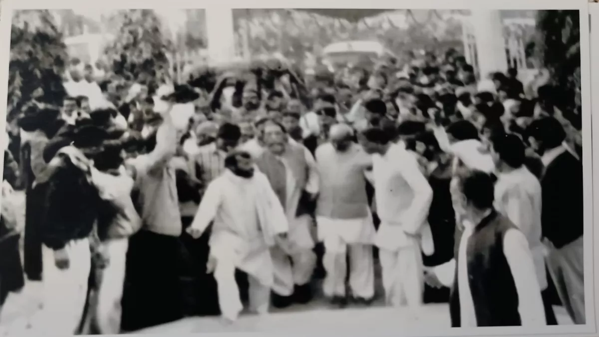 शिबू ने 1973 में धनबाद से किया था झामुमो का गठन, गांव-गांव से पैदल पहुंचे थे समर्थक