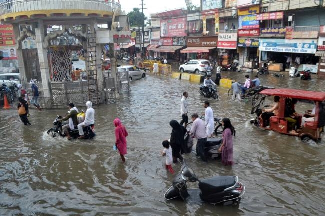 नहीं बन सका जल निकासी का मजबूत प्लान - Uttar Pradesh Muzaffarnagar Common Man Issues News