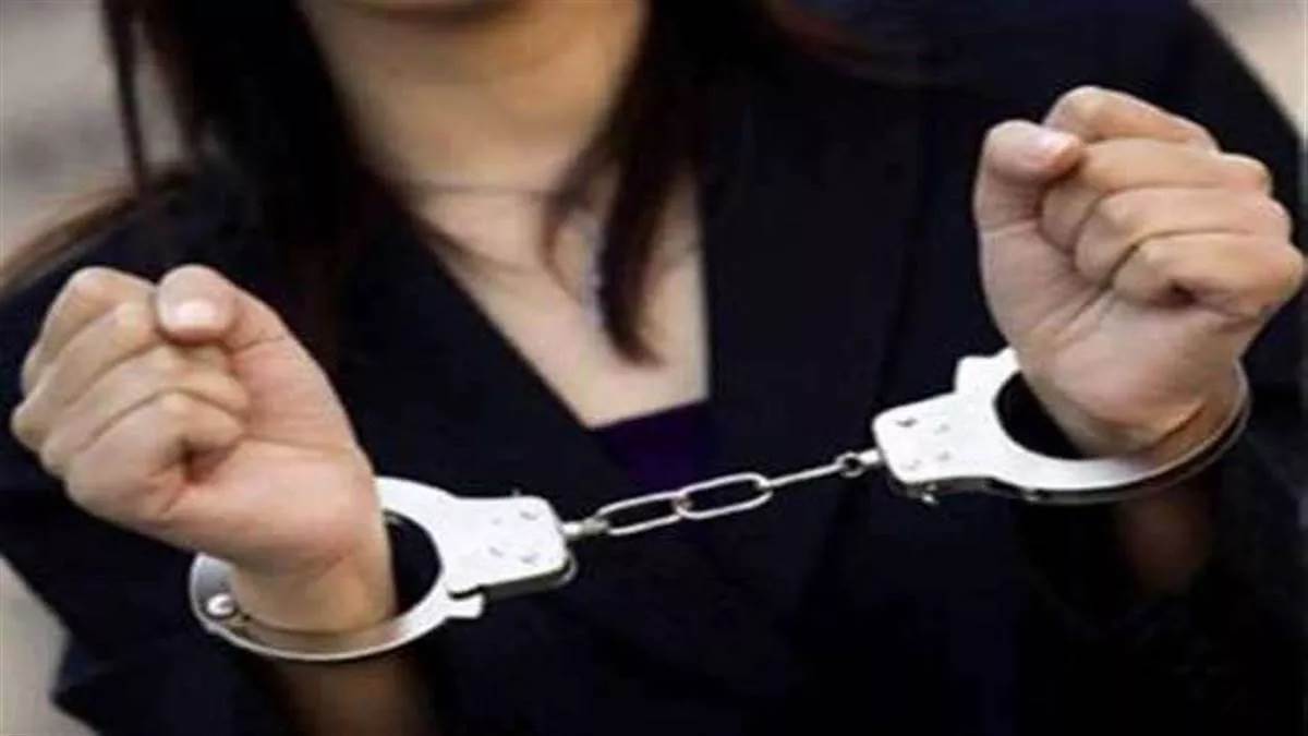 Ghaziabad: अवैध संबंधों के शक में पत्नी ने की पति की हत्या, बेटी ने लाश ठिकाने लगाने में की मदद।