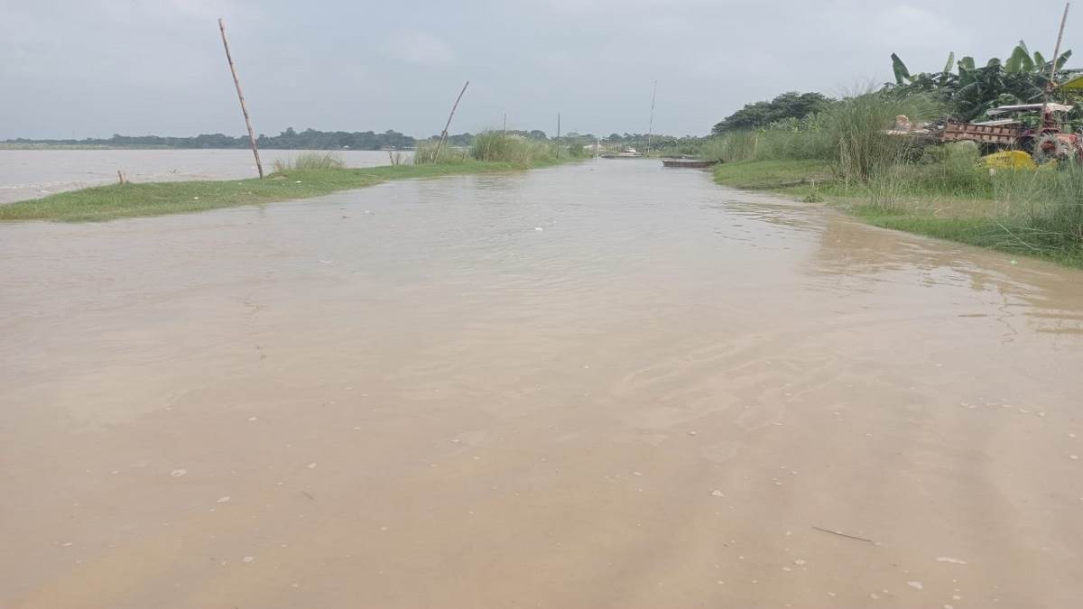 बागमती नदी में उफान से बाढ़ का संकट, शिवहर में स्टेट हाईवे पर फैला बाढ़ का पानी - Flood crisis due to boom in Bagmati river flood water spread on State Highway