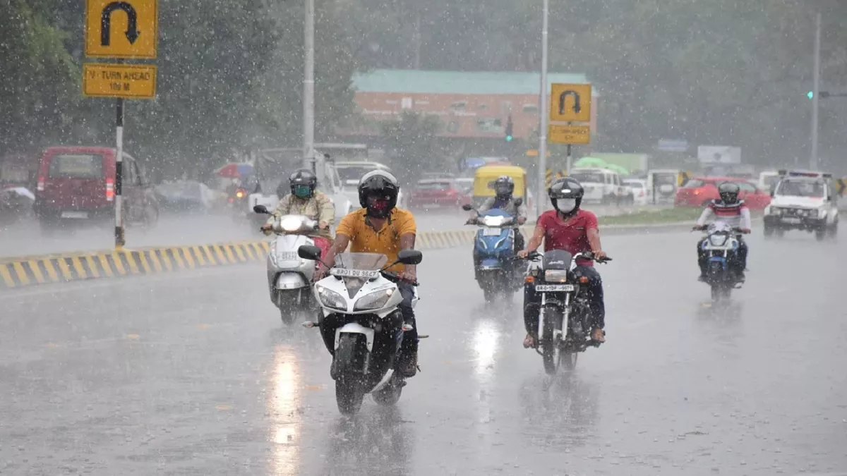 India Weather Forecast: उत्तराखंड, हिमाचल सहित इन राज्यों में अगले 5 दिन तक होगी भारी बारिश, पढ़ें- IMD का ताजा अपडेट
