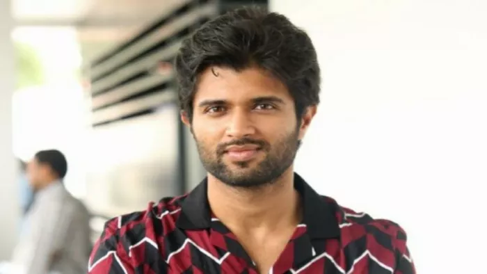 Vijay Deverakonda announced to return 6 crore to producers