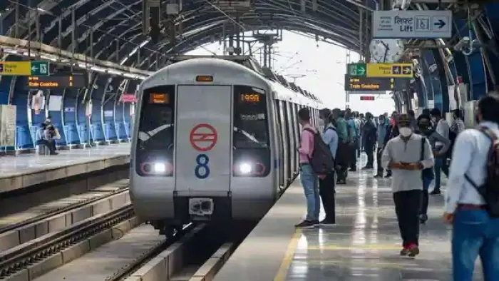 दिल्ली मेट्रो का एक स्टेशन छोड़ बाकी स्टेशनों के गेट खुले रहेंगे।