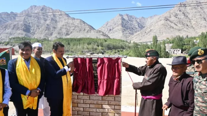 देवेंद्र फडणवीस ने त्रिशूल युद्ध स्मारक व संग्रहालय की रखी नींव