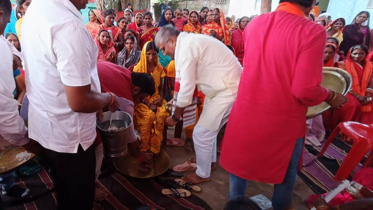 https://www.jagranimages.com/images/newimg/04092024/04_09_2024-ghar_wapsi_23790749.jpg