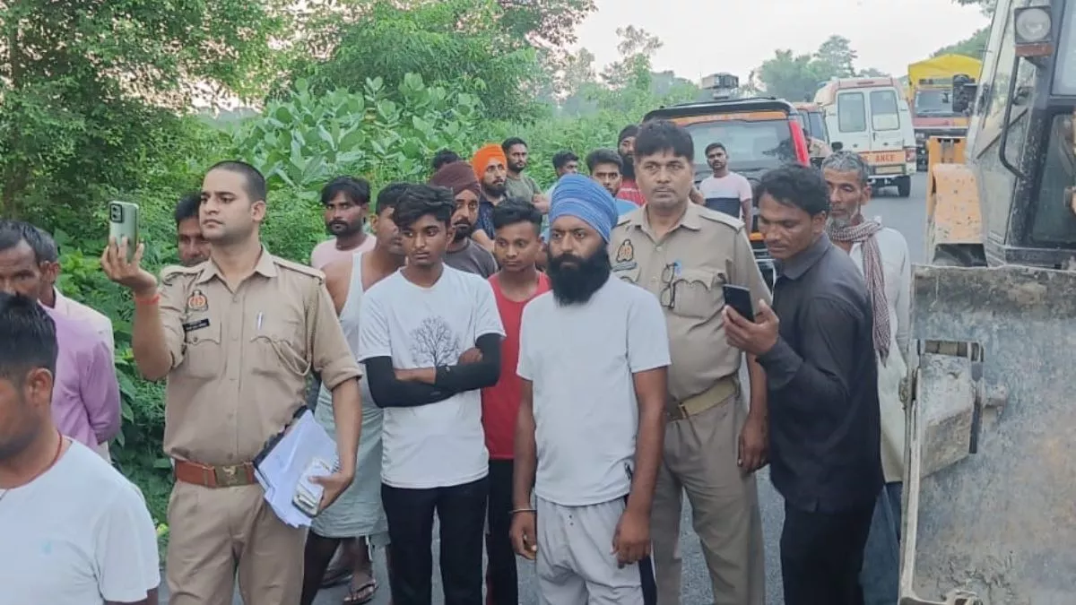 Lakhimpur Kheri Accident: ट्रक और DCM की आमने-सामने टक्कर, तीन लोगों की मौके पर मौत