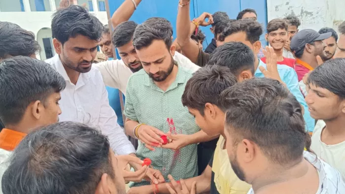कालेज में तिलक-कलावे के विरोध पर एबीवीपी व बजरंग दल का हंगामा