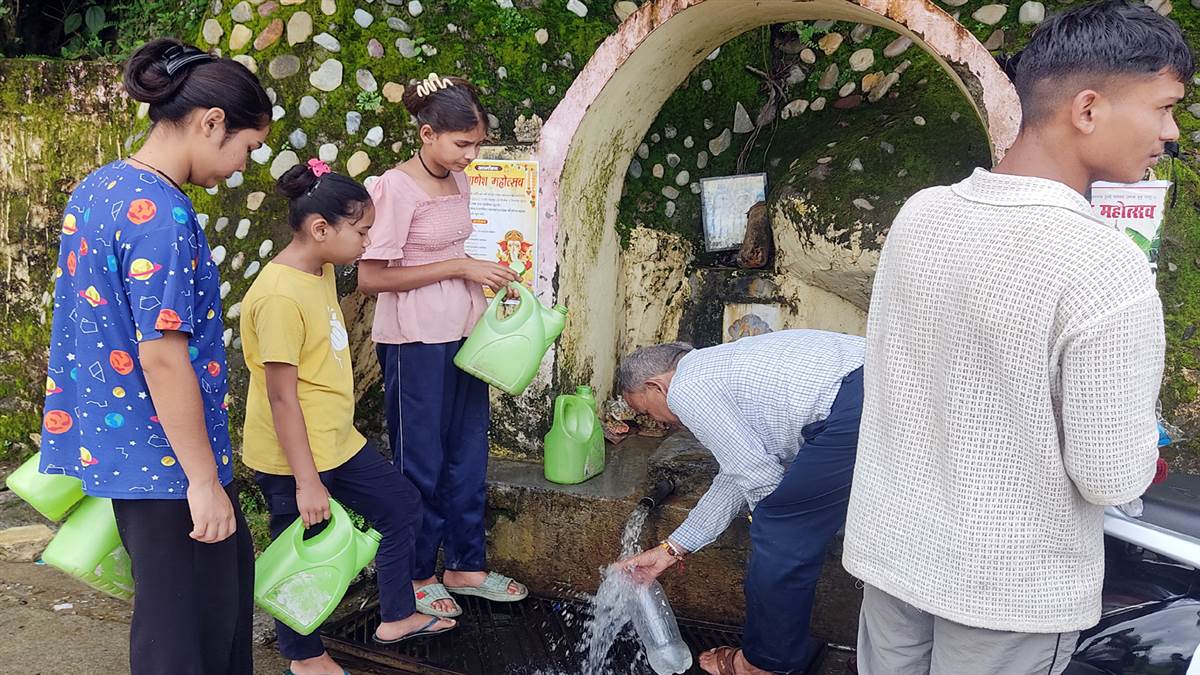 https://www.jagranimages.com/images/newimg/04092025/04_09_2025-04bag_1_04092025_224.jpg