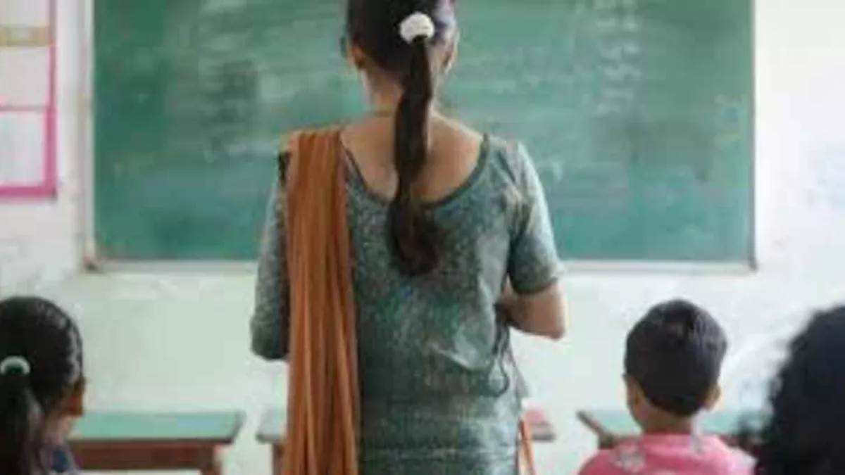 https://www.jagranimages.com/images/newimg/04092025/04_09_2025-bhagalpur_teacher_24035794.jpg