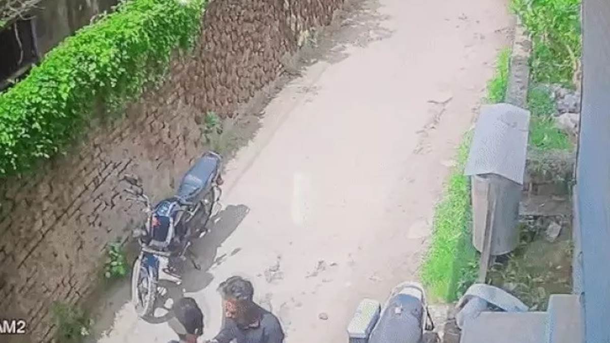https://www.jagranimages.com/images/newimg/04092025/04_09_2025-cctv_24035419.jpg