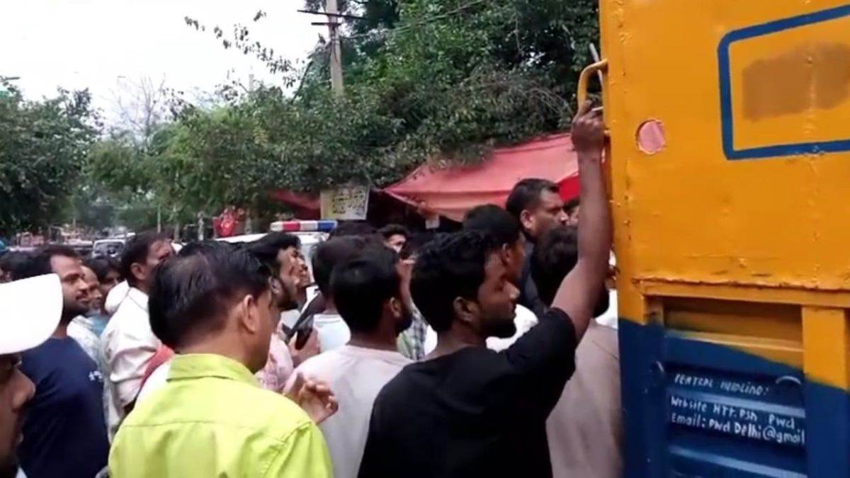 https://www.jagranimages.com/images/newimg/04092025/04_09_2025-delhi_61_24035094.jpg