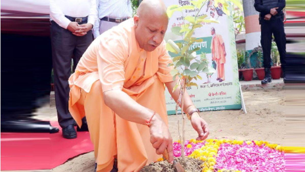 https://www.jagranimages.com/images/newimg/04092025/04_09_2025-ek_ped_shikshak_ke_naam_dainik_jagran_24035641.jpg