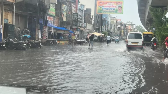 गाजियाबाद में ताबड़तोड़ वर्षा से जनजीवन प्रभावित। जागरण