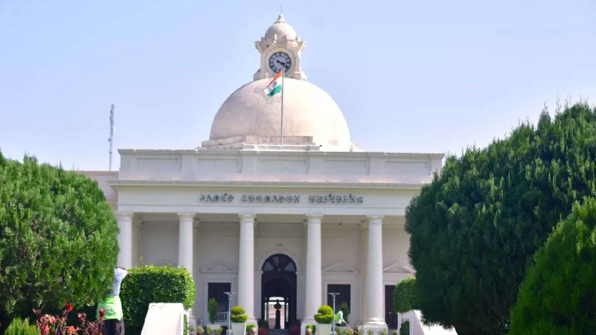 https://www.jagranimages.com/images/newimg/04092025/04_09_2025-iit-roorkee-1_24035505.jpg