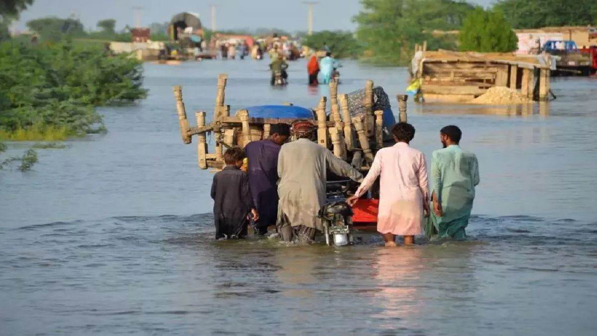 https://www.jagranimages.com/images/newimg/04092025/04_09_2025-jammu_flood___24035120.jpg