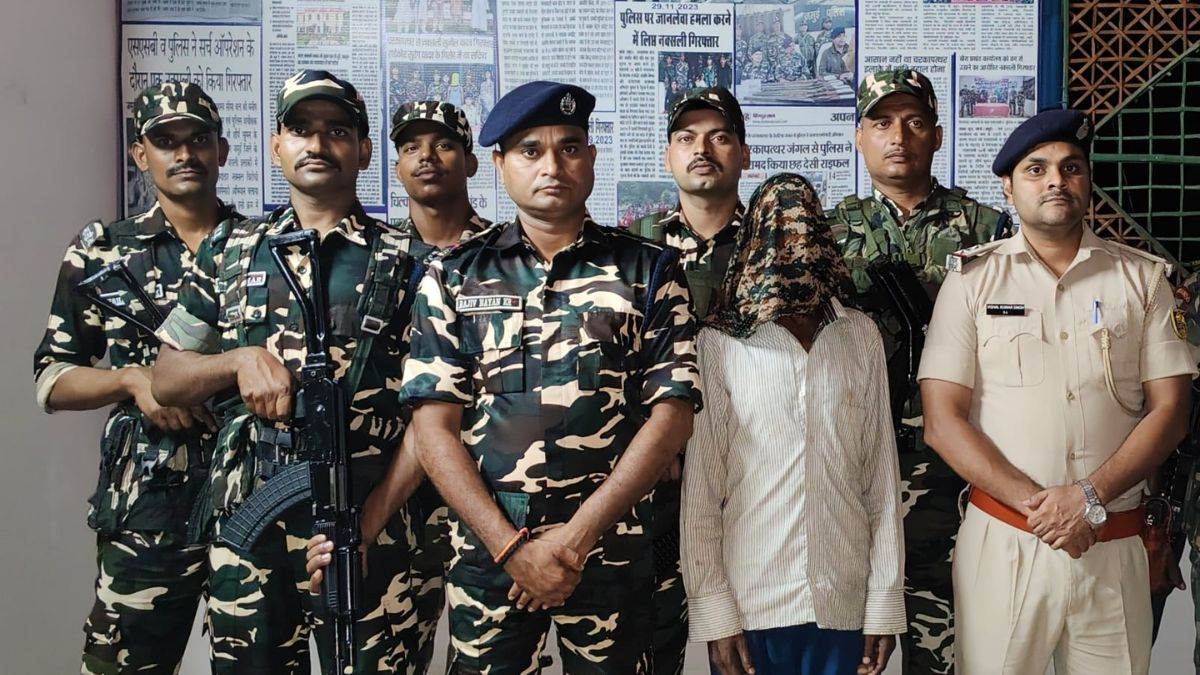https://www.jagranimages.com/images/newimg/04092025/04_09_2025-naxlite_arrested_24035048.jpg