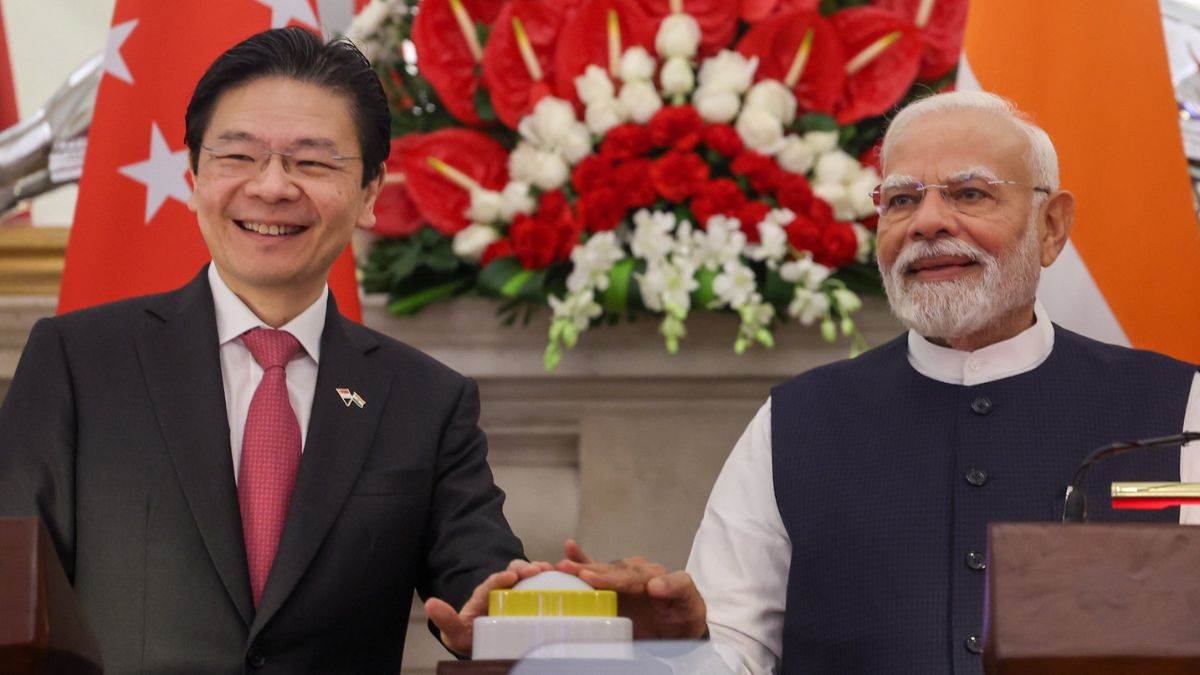 https://www.jagranimages.com/images/newimg/04092025/04_09_2025-pm_modi_singapore_24035957.jpg