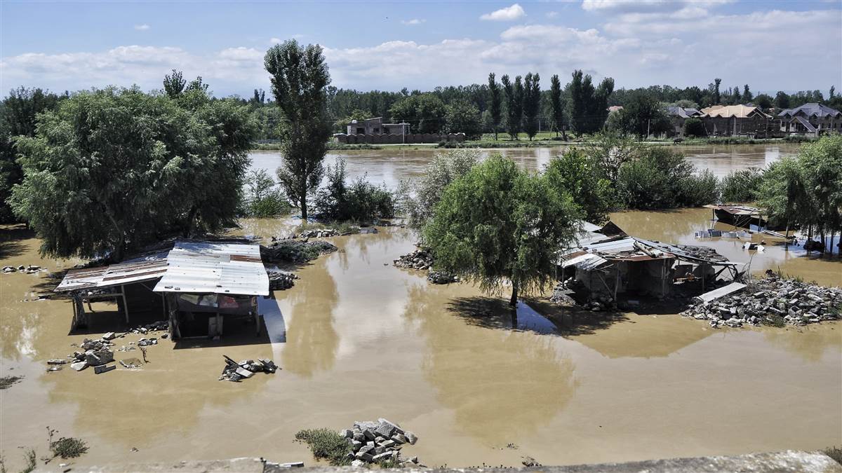 https://www.jagranimages.com/images/newimg/04092025/04_09_2025-srinagar_flood_14_24035416_161140630.jpg