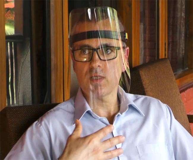 उमर अब्दुल्ला व महबूबा मुफ्ती केंद्र सरकार को घेरने का कोई मौका नहीं छोड़ते हैं।