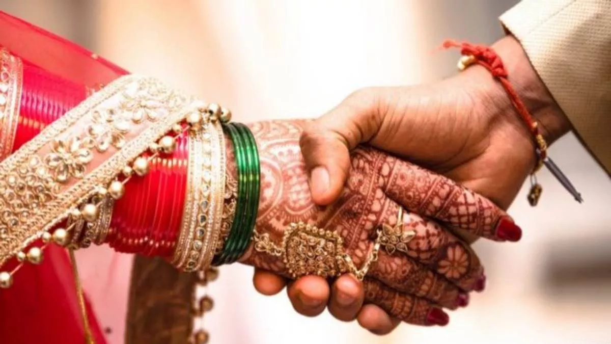 ऑनलाइन लूडो खेलते पनपा प्यार तो बिहार से प्रेम दीवानी आ गई शादी रचाने, प्रतापगढ़ के मंदिर में लिए सात फेरे