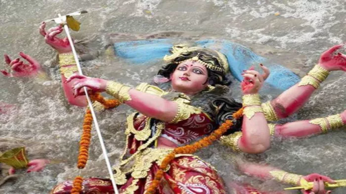 दुर्गा प्रतिमाओं का 5 अक्टूबर से 8 अक्टूबर तक दोपहर 2 बजे विसर्जन किया जाएगा।