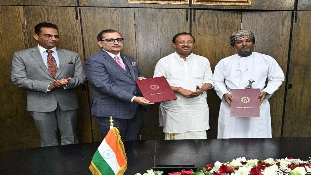 भारत और ओमान ने रुपे डेबिट कार्ड को लांच करने के लिए ऐतिहासिक समझौता ज्ञापन पर किए हस्ताक्षर। फोटो- ट्विटर)