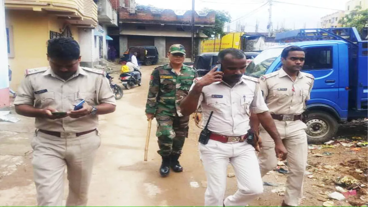 Jamshedpur News : फायरिंग कर भाग रहे अपराधी अस्पताल में घुसे, पुलिस ने घेरा, इलाके में हड़कंप
