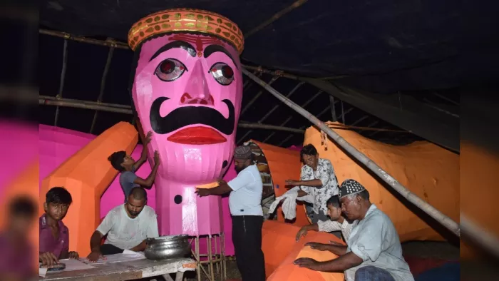 चार पीढ़ियों से परिवार का सहारा बने रावण, कुंभकरण, मेघनाद।