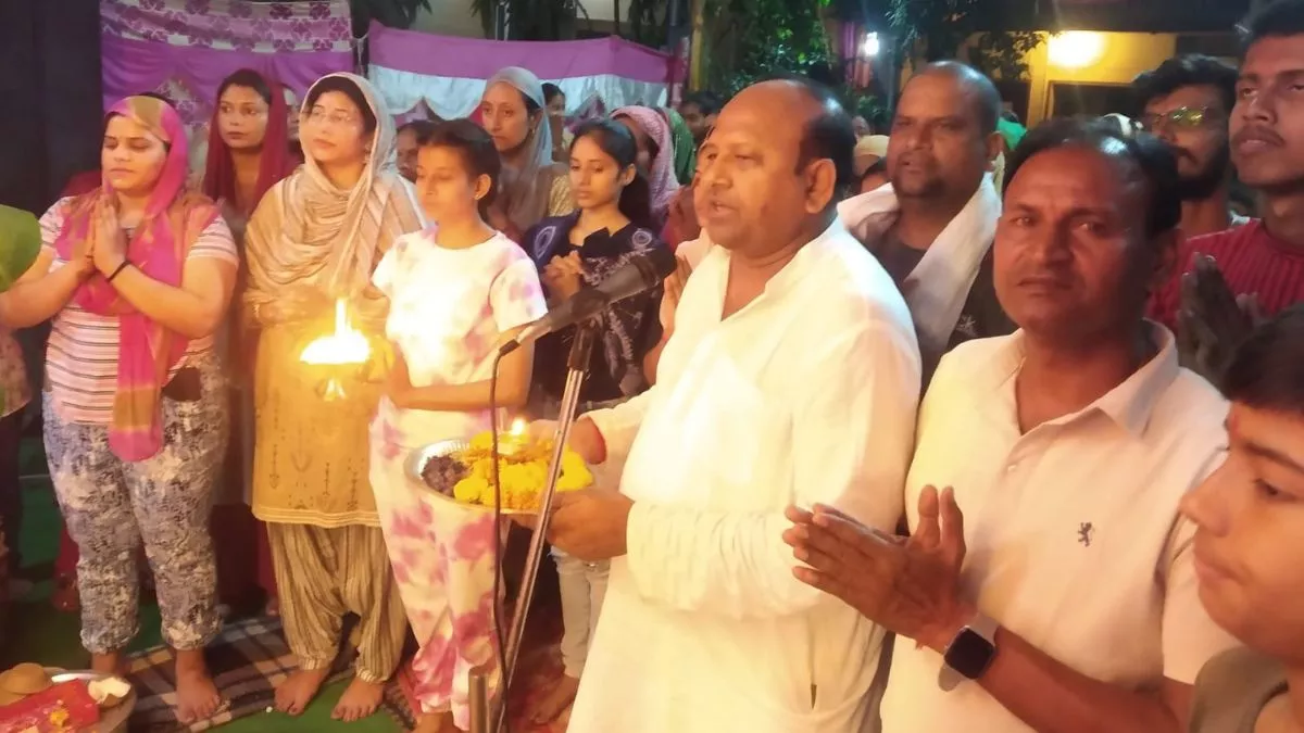 Navratra Festival : सांस्कृतिक एकता का मिसाल बना जम्मू में दुर्गा पूजा महोत्सव, महानवमी पर पंडालों में महाआरती