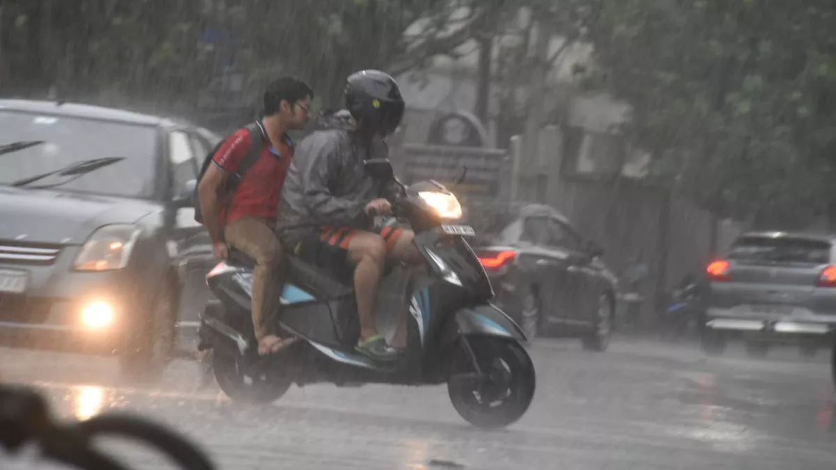 Dhanbad Weather Update: झमाझम बारिश जारी, एक हफ्ते लेट जाएगा मानसून, बंगाल की खाड़ी में नहीं आया साइक्लोन