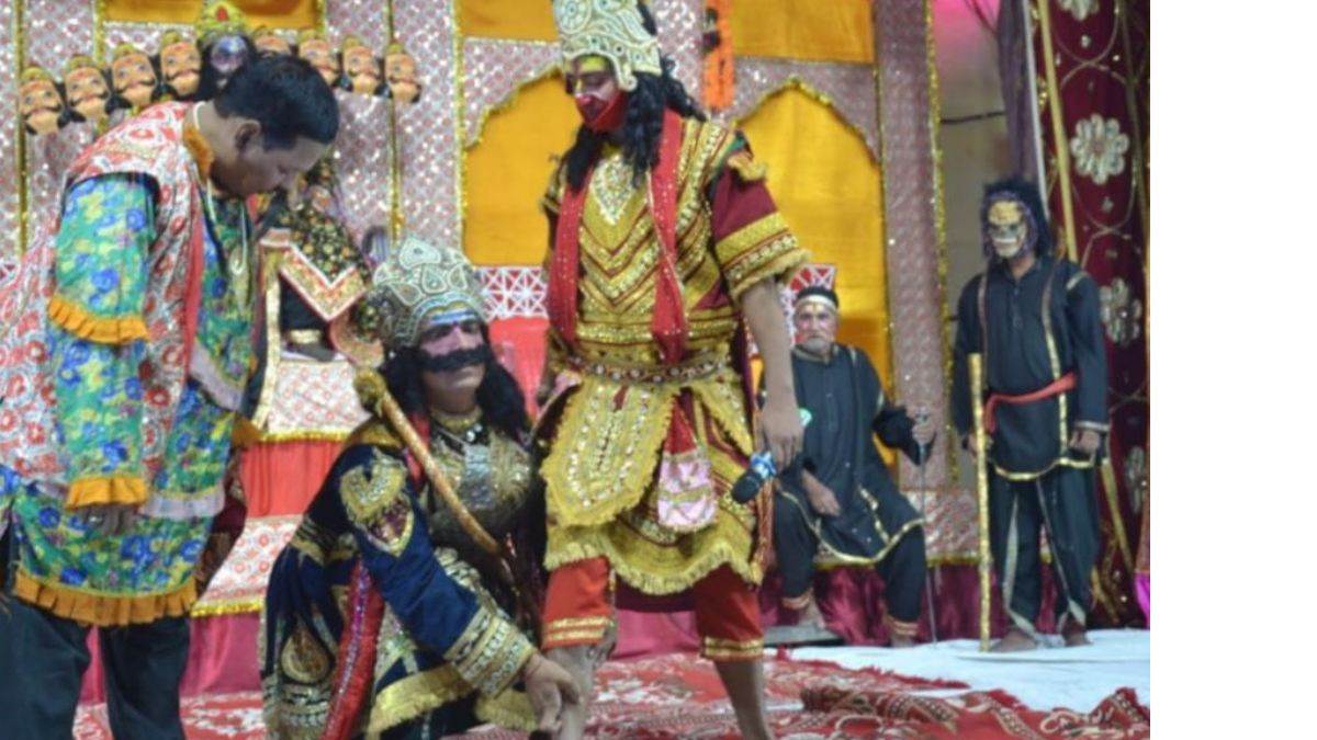 https://www.jagranimages.com/images/newimg/04102022/04_10_2022-ramleela_23118041.jpg