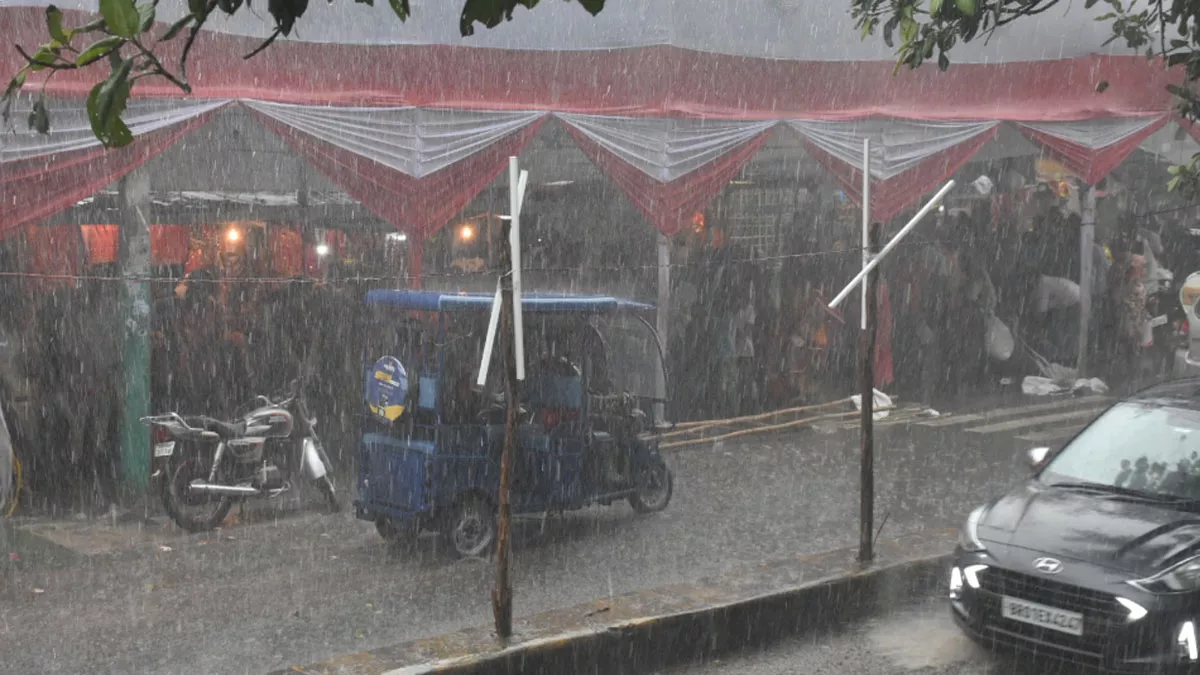 दुर्गा पूजा में बारिश: मानसून फिर से एक्‍ट‍िव, बंगाल की खाड़ी में चक्रवाती सिस्‍टम से बिहार तक असर