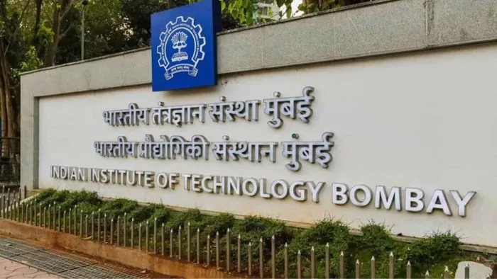 IIT Bombay कैंटिन में वेजिटेरियन टेबल के विरोध में उतरे छात्र पर 10 हजार का जुर्माना, IIT Bombay कैंटिन में वेजिटेरियन टेबल के विरोध में उतरे छात्र पर 10 हजार का जुर्माना, नियम की खाप पंचायत से की गई थी तुलना