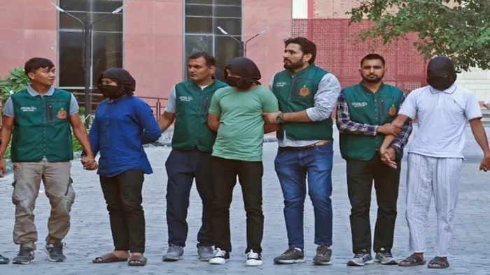 दिल्ली पुलिस की स्पेशल सेल द्वारा गिरफ्तार तीन आतंकी का फाइल फोटो।