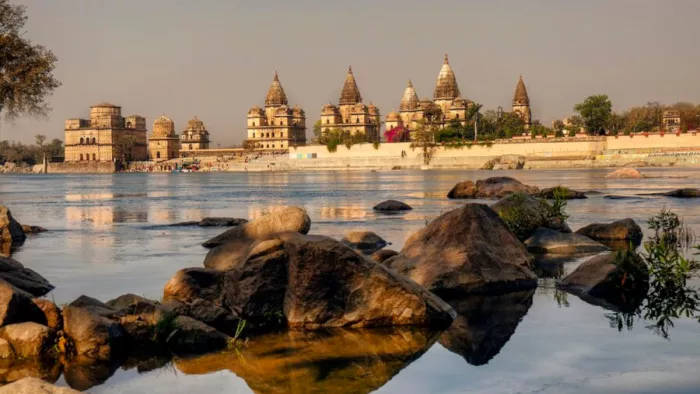 Madhya Pradesh Budget Destinations: मध्य प्रदेश में घूमने वाली शानदार जगहें