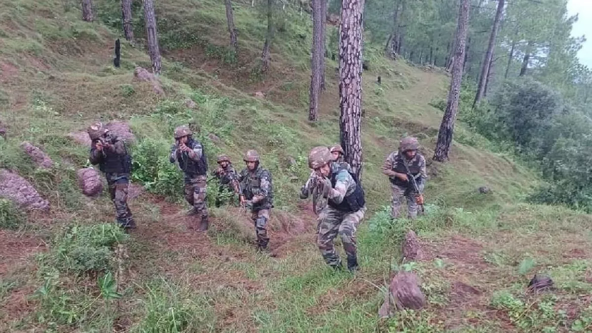 Jammu Kashmir : बारुदी सुरंग की चपेट में आए दो जवान, विस्फोट में बुरी तरह घायल, LOC पर कर रहे थे गश्त