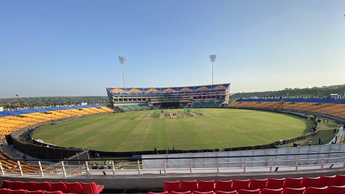 https://www.jagranimages.com/images/newimg/04102024/04_10_2024-madhavrao_scindia_stadium_pitch_report_23809803.jpg