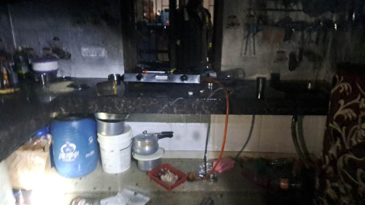 ncr noida fire 5 injured in cylinder leak at five storey building