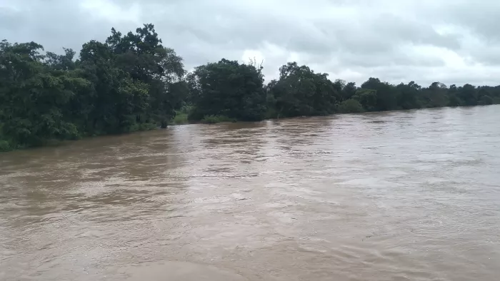 यदि जलस्तर बढ़ता रहा तो 80 गांवों का संपर्क भंग हो सकता है।