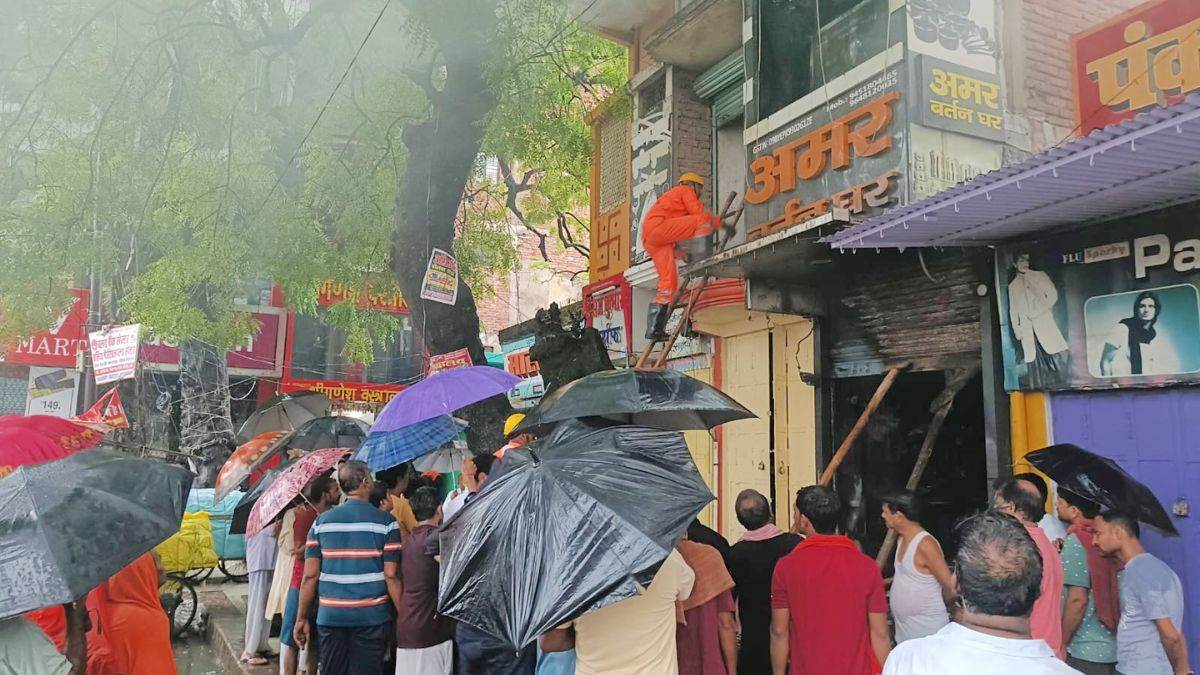 fire at utensil shop in ballia causes huge loss
