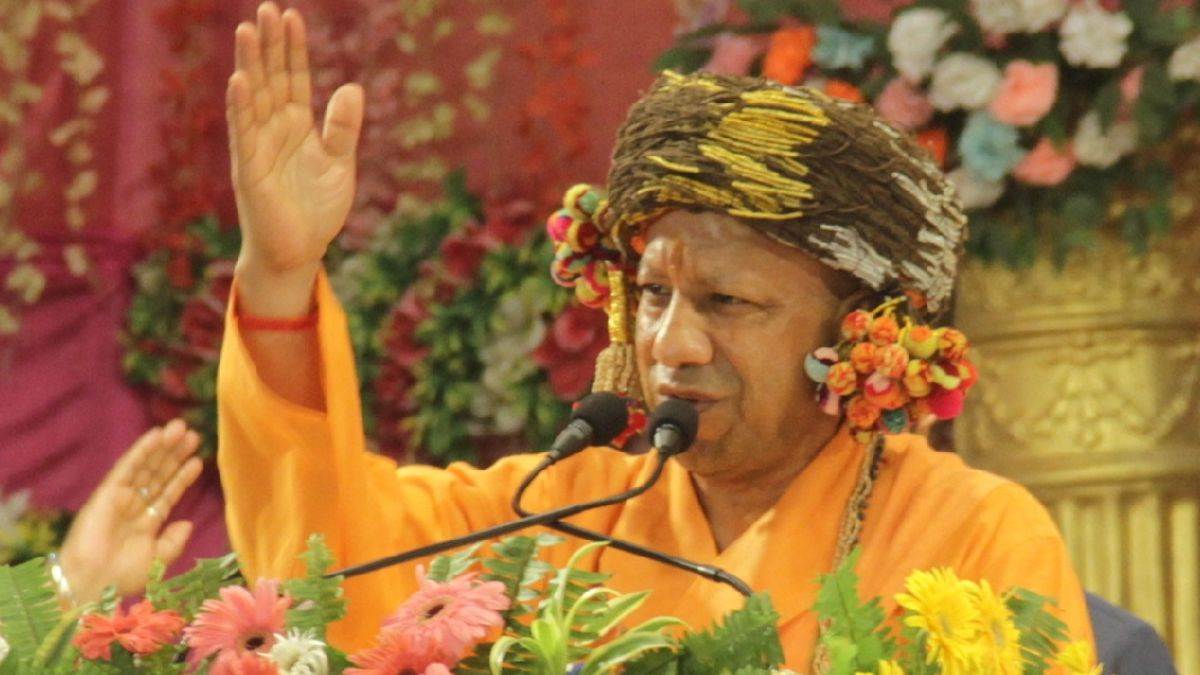 yogi adityanath pays tribute to gandhi shastri on jayanti gorakhpur news